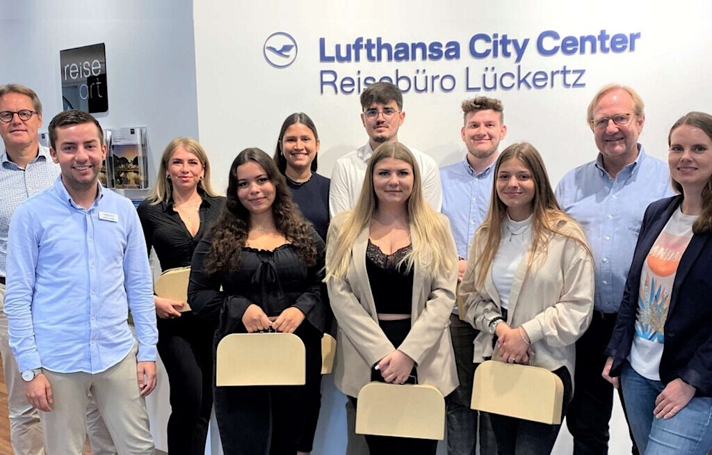 Fast Hundert Azubis starten bei LCC