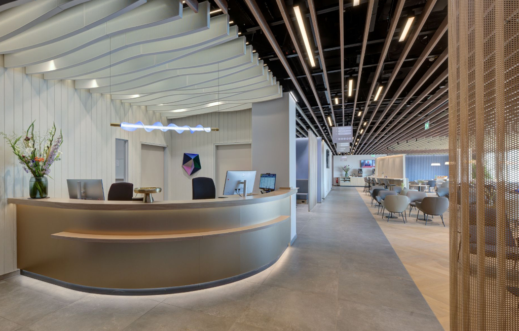 Flughafen DUS eröffnet Premium-Lounge mit Vorfeldblick