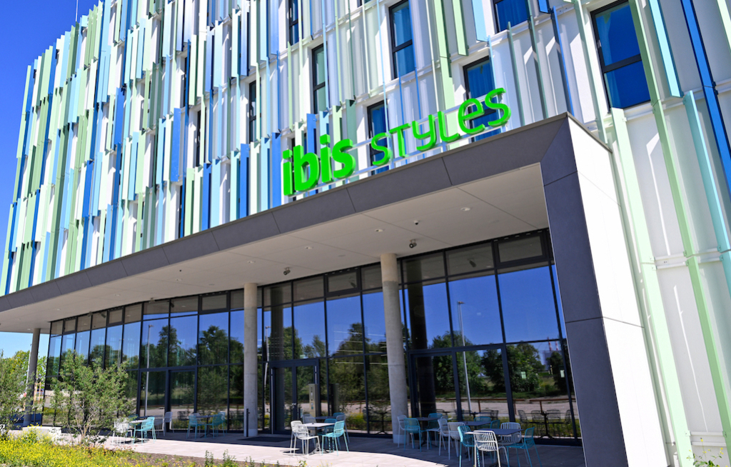 Neues Hotel am Flughafen München eröffnet