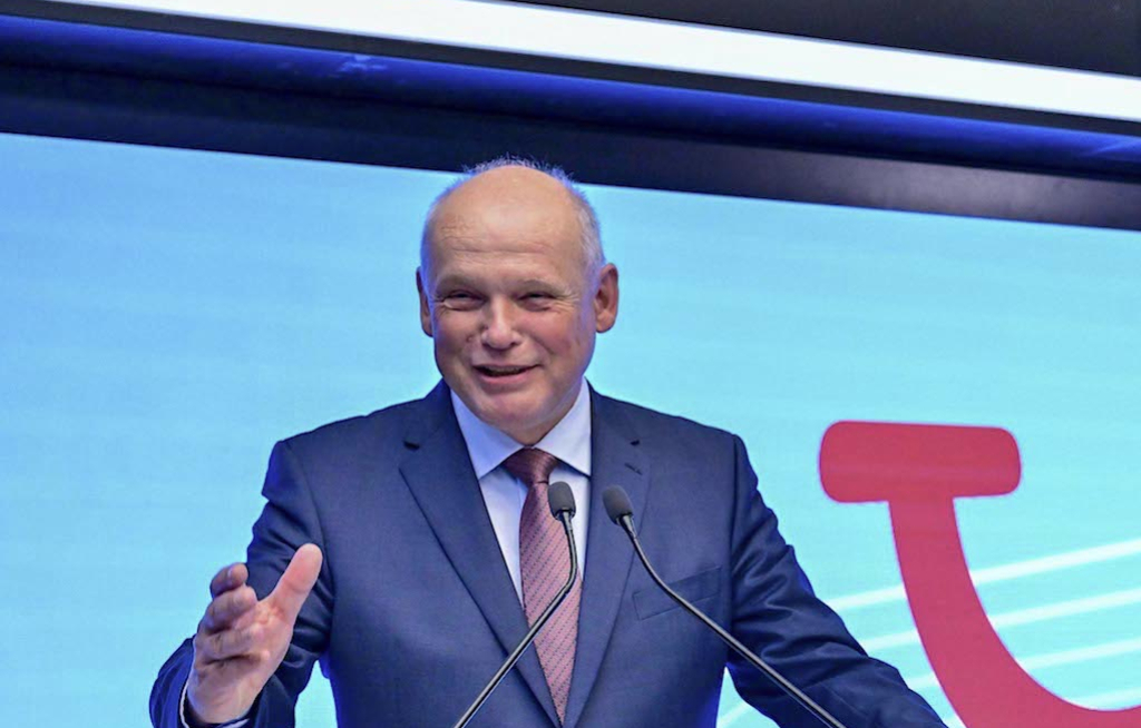 TUI Konzern hält an Zielen und Prognosen fest