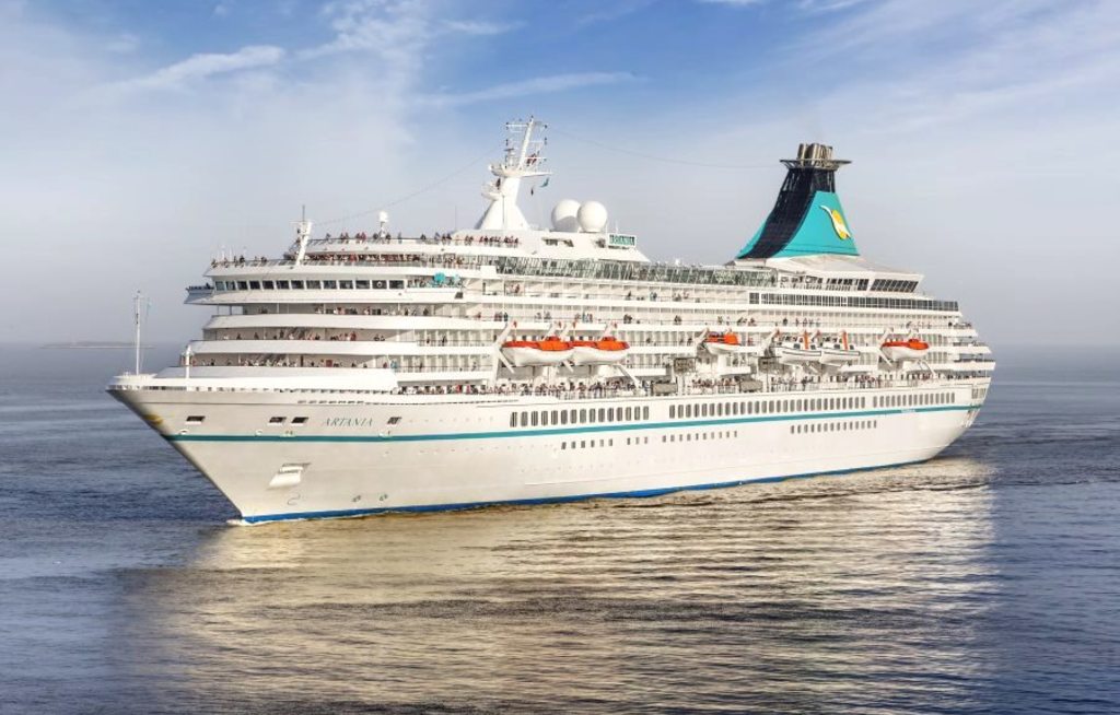 Artania-Passagiere auf COVID-19 getestet