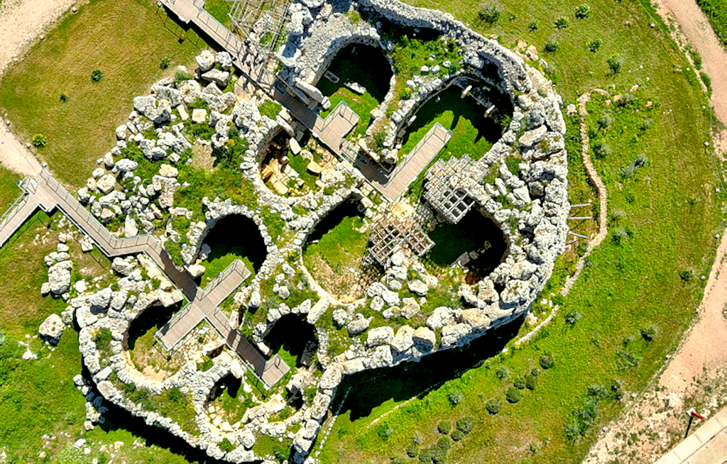 Malta Biennale bringt zeitgenössische Kunst an historische Orte