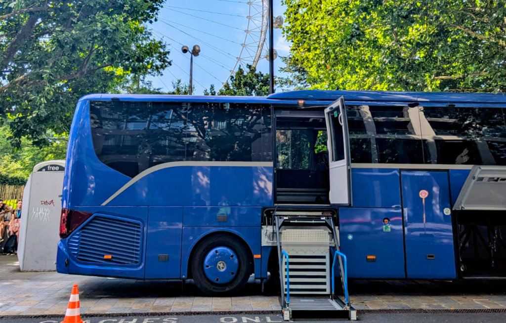 Eberhardt Travel startet barrierefreie Reisen mit Spezialbus