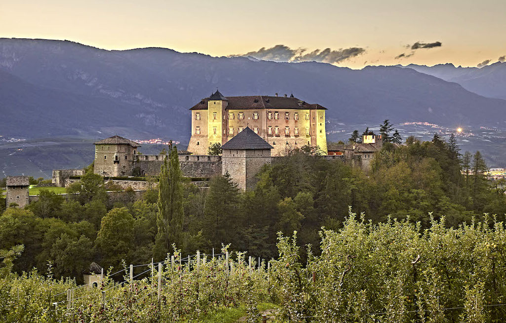 Per Bahn zu den Schlössern des Trentino