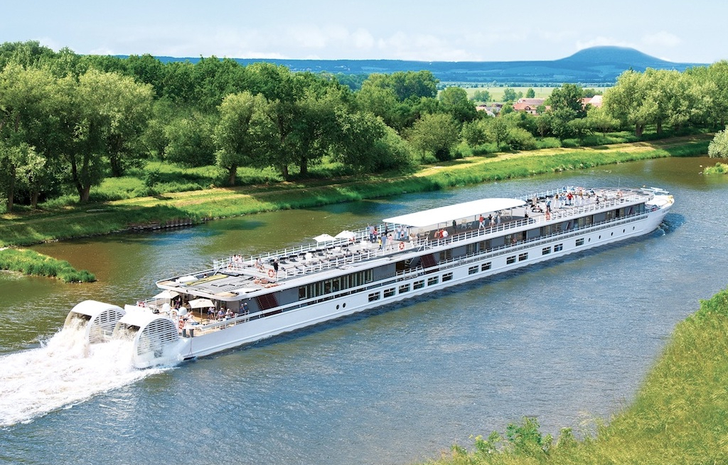Croisi Europe schickt Schaufelradschiff auf die Seine