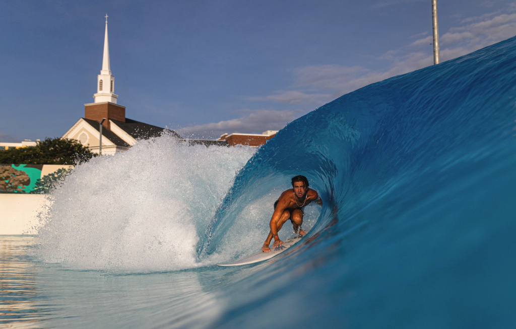 Neuer Surfpark schlägt Wellen in Viriginia Beach