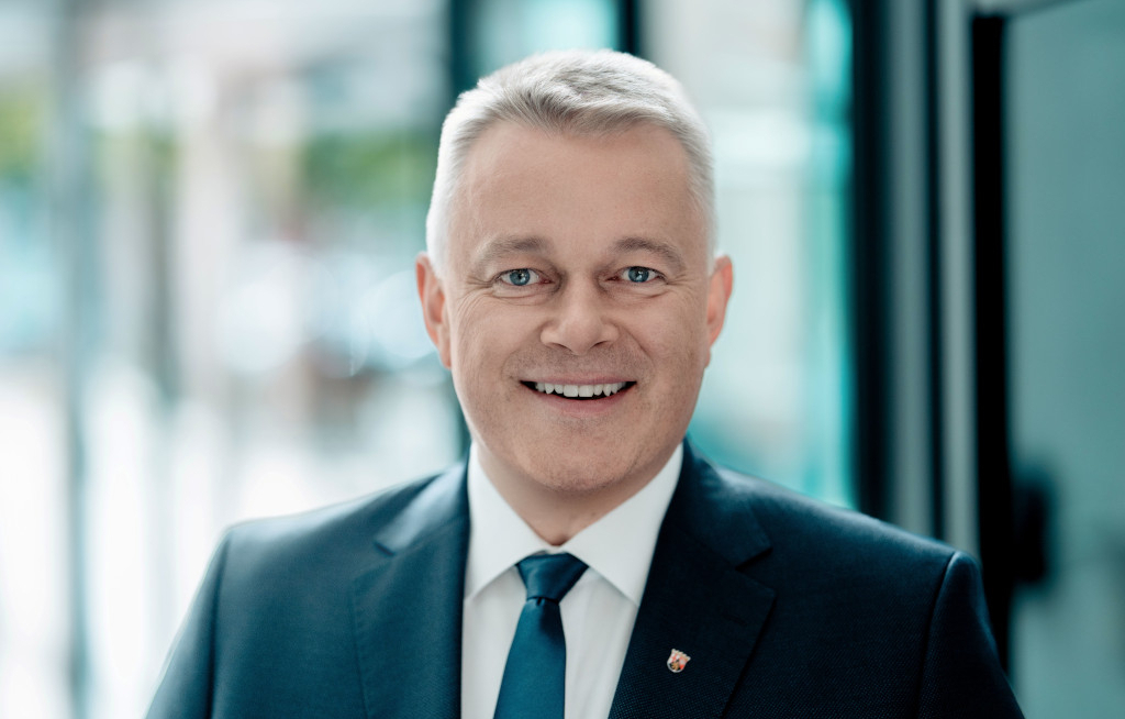 Ministerpräsident Schnieder eröffnet QTA-Reisesommer