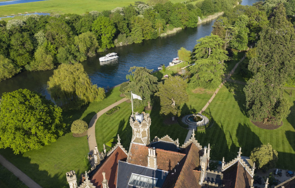 Le Boat wirbt für Hausbootferien zwischen Oxford und London