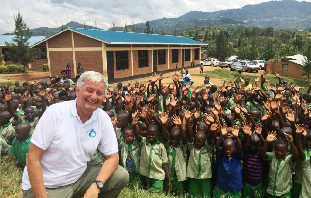Zehn Schulen in Afrika eingeweiht