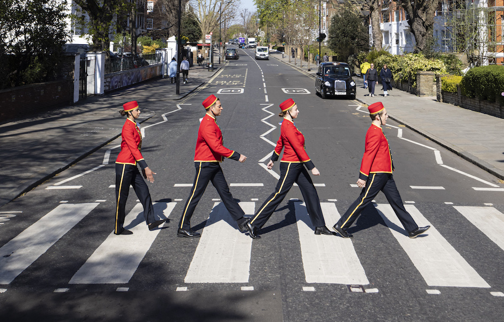 Cunard holt die Abbey Road Studios an Bord