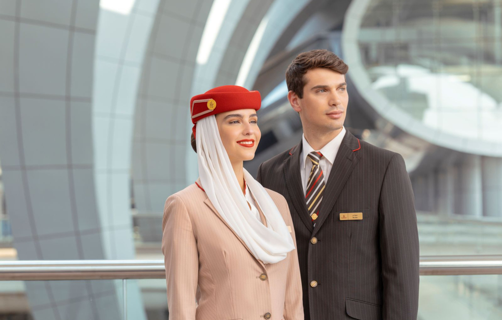 Emirates sucht über 6.000 Flugbegleiterinnen und Flugbegleiter