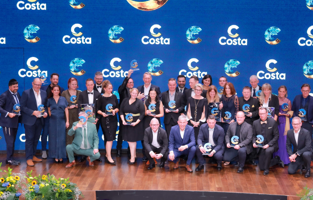 Costa würdigt Top-Partner an Bord der Smeralda