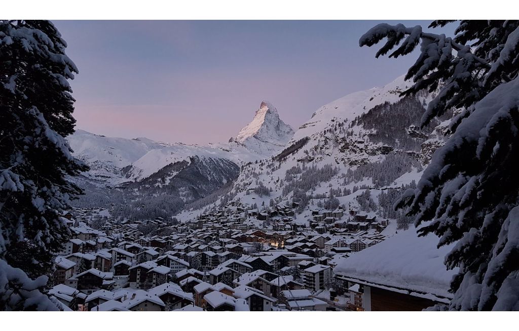 Bahn und Straße nach Zermatt gesperrt