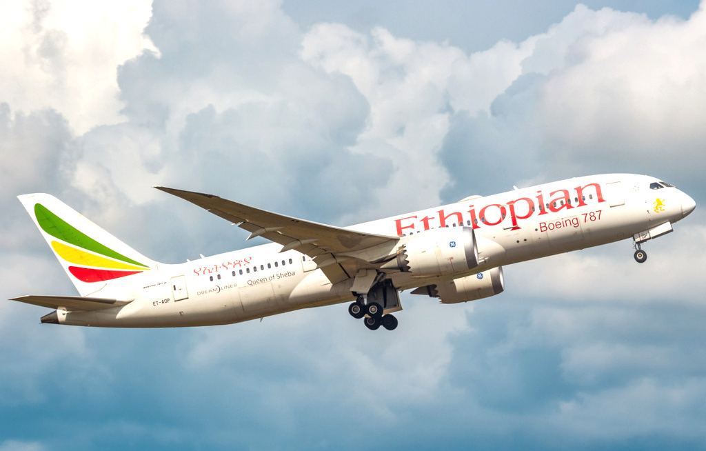 Ethiopian fliegt zwischen Kilimandscharo und Sansibar