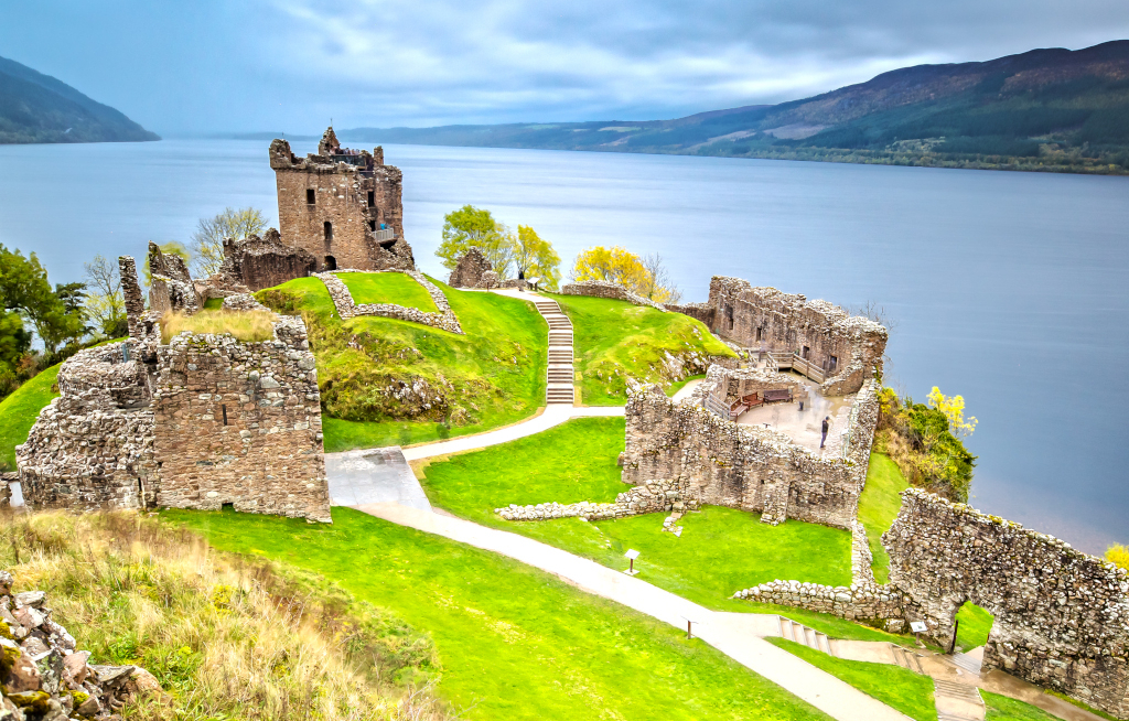 Discover nimmt erstmals Kurs auf England und Schottland