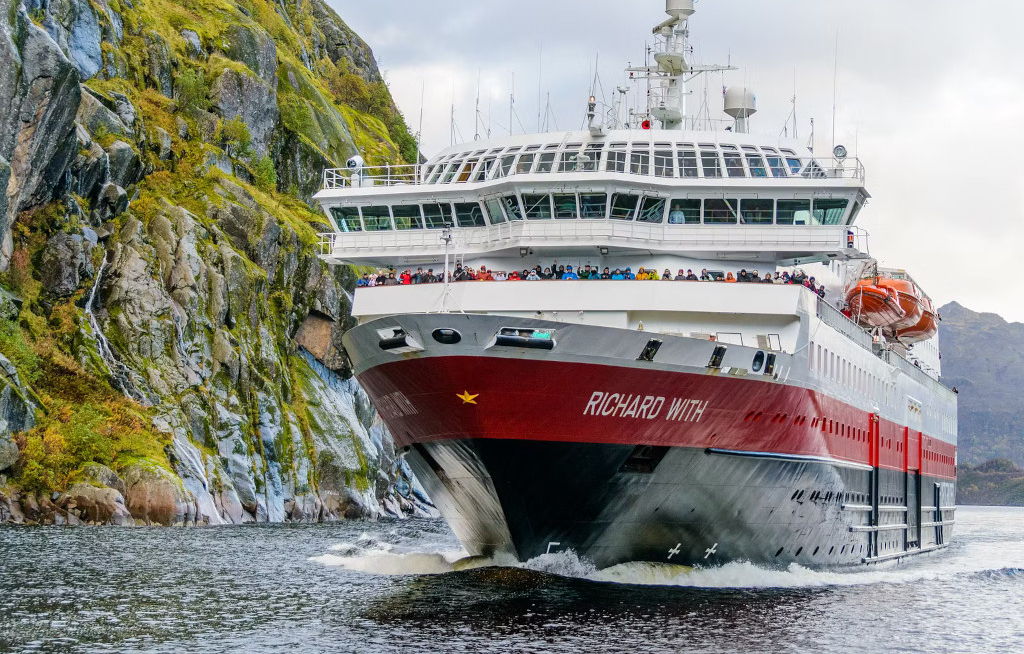 Hurtigruten testet saubere Küstenschifffahrt – Premiere im Oktober