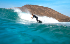 Corendon bringt Surfer an die Winterwellen der Kanaren