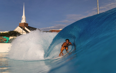 Neuer Surfpark schlägt Wellen in Viriginia Beach