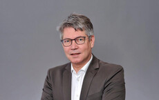Alpha Reisebüro setzt auf Bildschirmwerbung