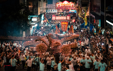 Der Tai Hang Fire Dragon Dance verwandelt Hongkong ins Flammenmeer