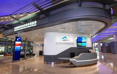 Check-in-Terminals an neuer Brücke