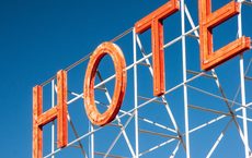 Holidaycheck verklagt „Bewertungsbetrüger“