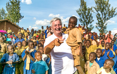 TVG sammelt zum Jubiläum Geld für Schulprojekt von Fly & Help