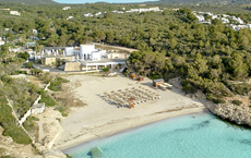 Perfekte Bucht und idyllische Bungalows