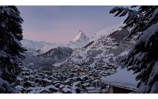 Bahn und Straße nach Zermatt gesperrt