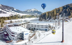Robinson-Heißluftballon Nova hebt im Januar über Tirol ab
